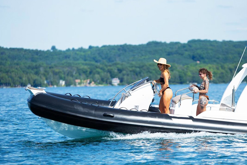 custom boat service